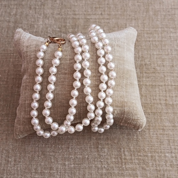 Gold Tone Faux Pearl Long Necklace - Picture 2 of 8